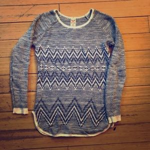 NEW LISTING! BoHo Sweater ❄️